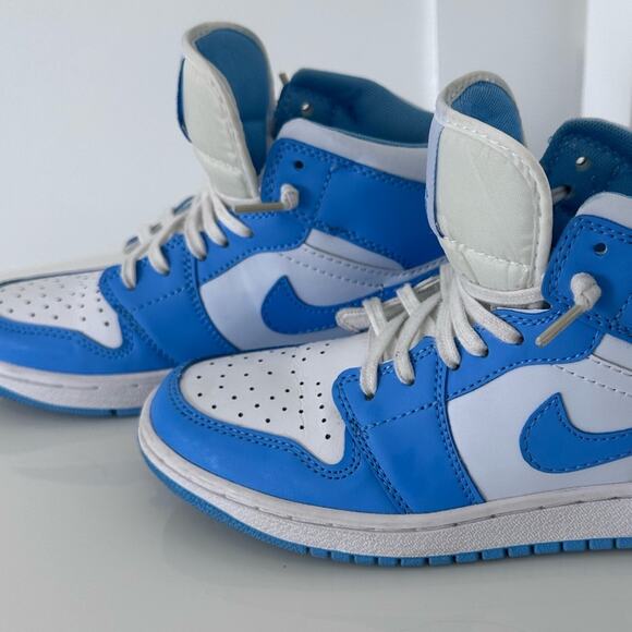 Air Jordan 1 Mid women retro UNC - 554724-106 Sz7 blue white distressed vibe - Picture 3 of 11